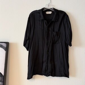 Men's Black Short-Sleeve Button-Down Shirt